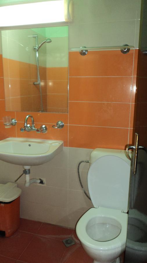 Hotel Stroitel Hisarya Esterno foto