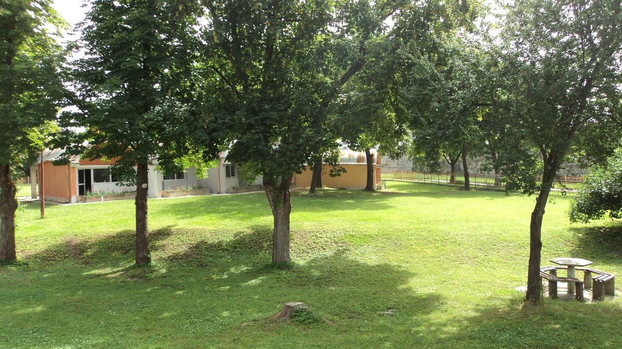Hotel Stroitel Hisarya Esterno foto