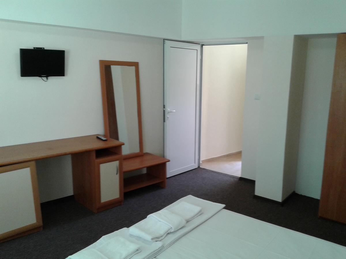 Hotel Stroitel Hisarya Esterno foto