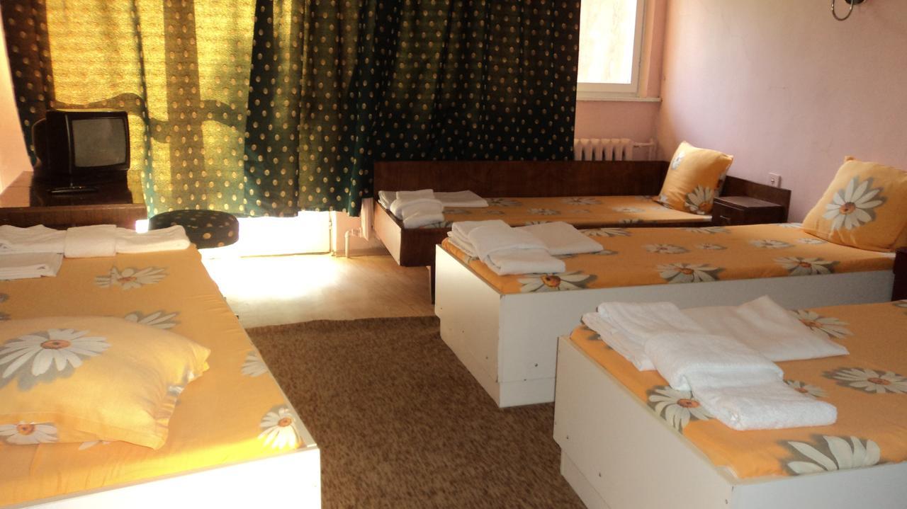 Hotel Stroitel Hisarya Esterno foto