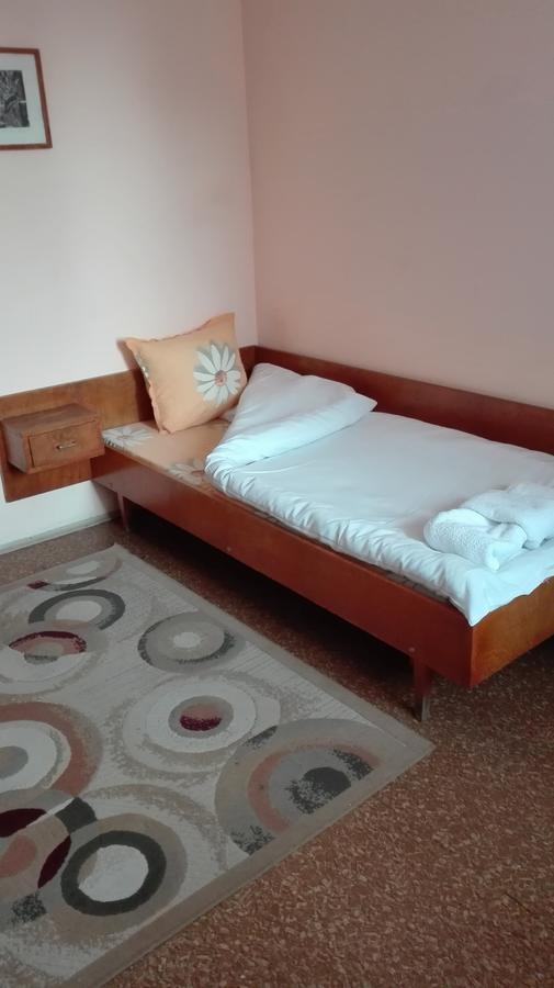 Hotel Stroitel Hisarya Esterno foto